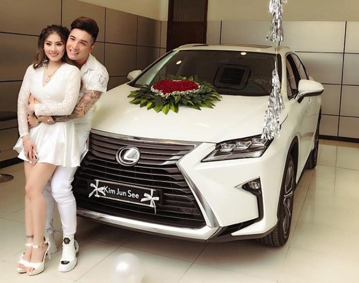 Các ca sĩ mang danh hội chợ nhưng sở hữu tài sản khủng-17