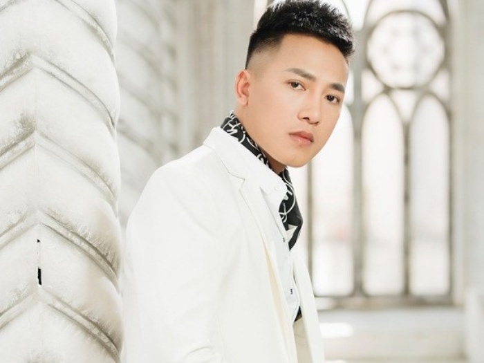 Các ca sĩ mang danh hội chợ nhưng sở hữu tài sản khủng-10