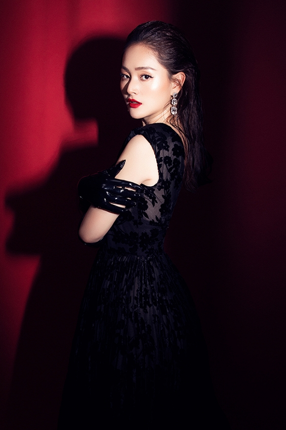 Lan Phương vừa sắc sảo vừa huyền bí với thần thái nữ thần-1