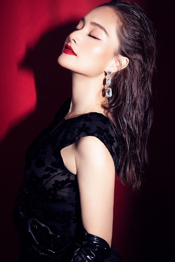 Lan Phương vừa sắc sảo vừa huyền bí với thần thái nữ thần-4