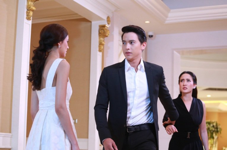 Chấn động khi chồng đưa bồ vào nhà nghỉ gặp ngay vợ và tình nhân-2