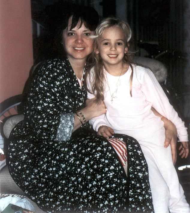 Lộ diện nghi phạm đoạt mạng hoa hậu nhí gây chấn động nước Mỹ 23 năm trước, không ai khác là tay nhiếp ảnh gia chụp ảnh cho đứa trẻ-3