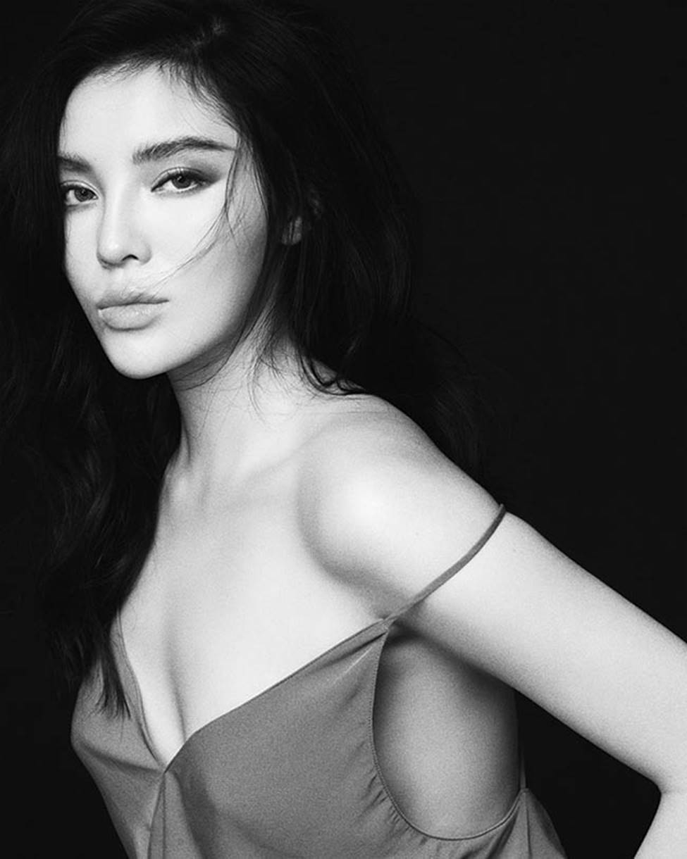 Váy trễ hút ánh nhìn của Chi Pu, Quỳnh búp bê...-17