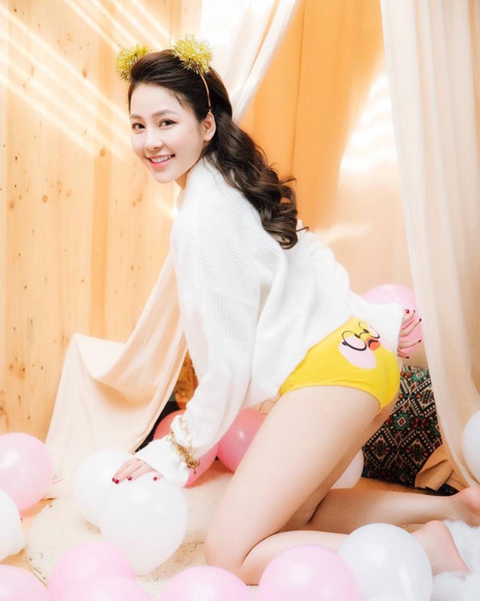 Hot girl World Cup: Người bị chê sexy quá đà, người lao đao vì lộ clip nóng-11