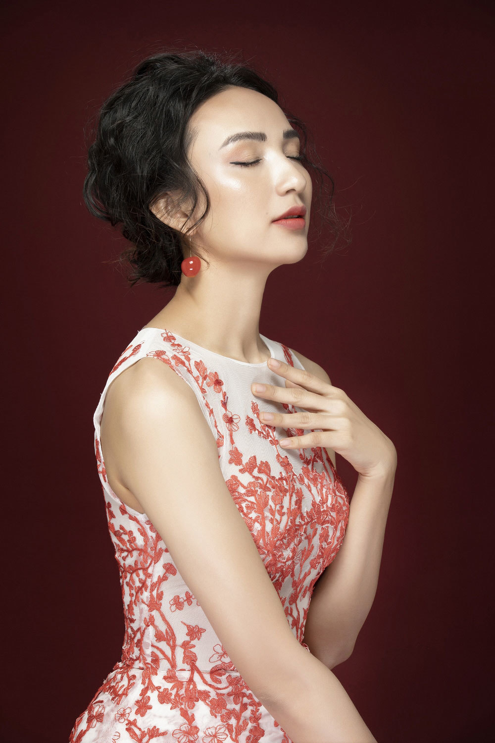 Ngọc Diễm khoe nhan sắc tươi trẻ mừng sinh nhật tuổi 32-7