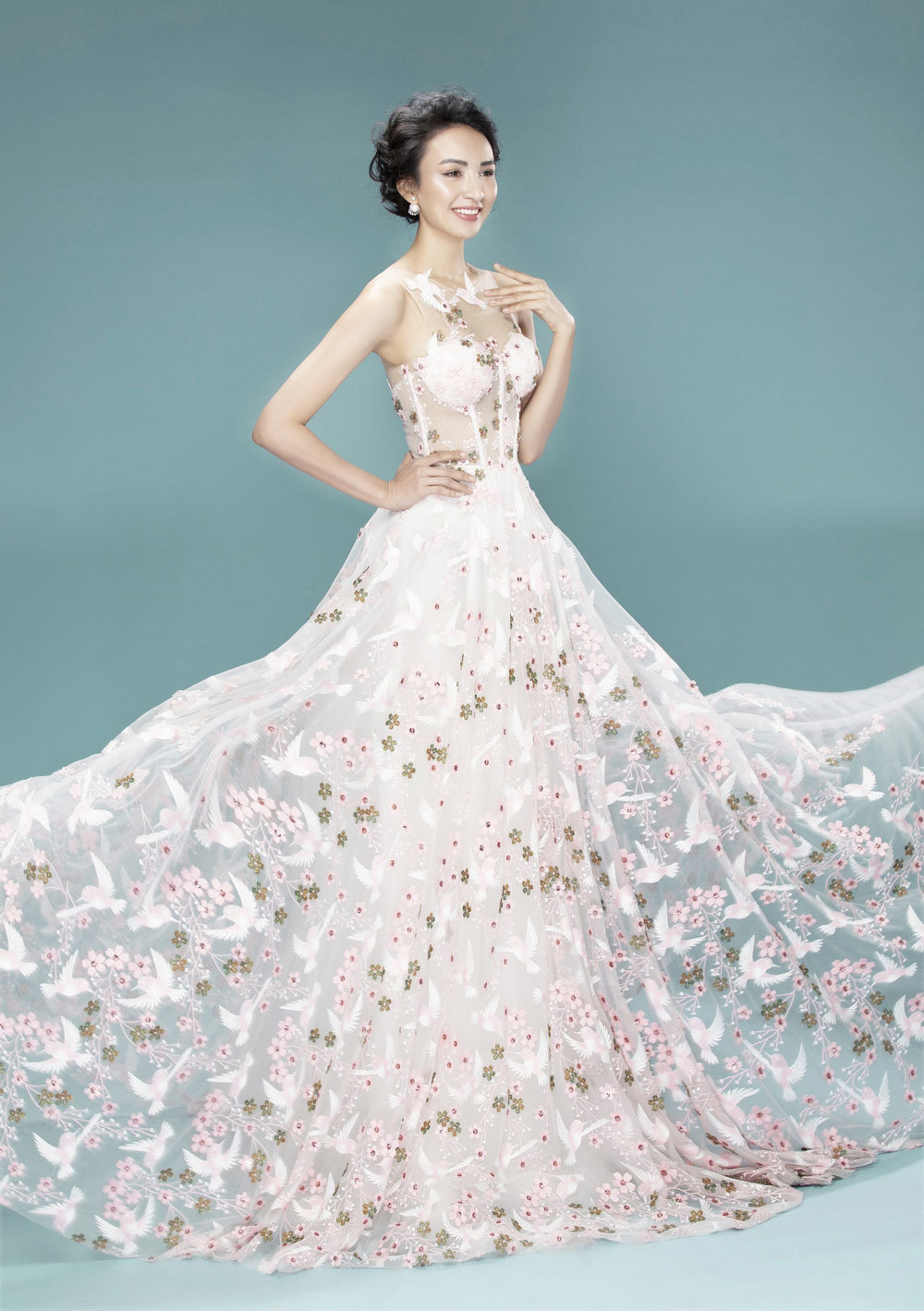 Ngọc Diễm khoe nhan sắc tươi trẻ mừng sinh nhật tuổi 32-9