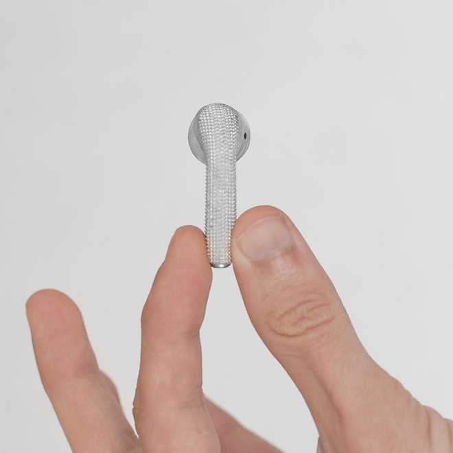 Tiền nhiều để làm gì: Để mua AirPods dát 1.000 kim cương, mạ vàng trắng đắt 500 triệu này chứ sao nữa!-4