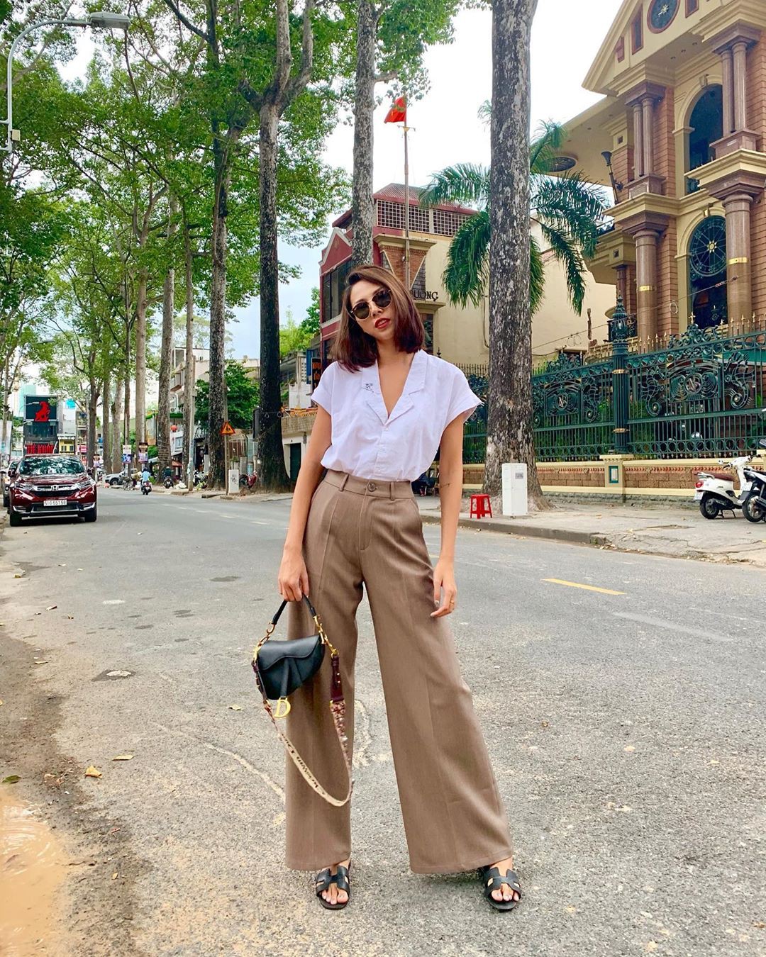 Quỳnh búp bê diện áo khoét cả mảng lưng, Bảo Thanh hack tuổi trẻ như nữ sinh với tóc tết 2 bên-5