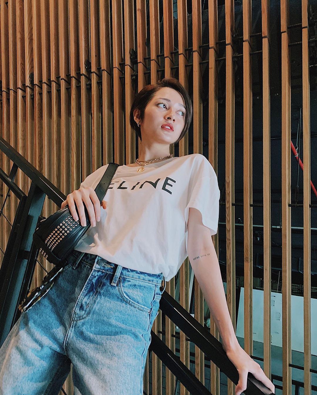 Quỳnh búp bê diện áo khoét cả mảng lưng, Bảo Thanh hack tuổi trẻ như nữ sinh với tóc tết 2 bên-7