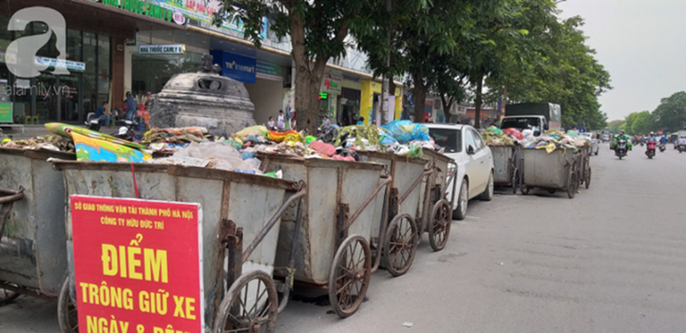 Chung cư HH Linh Đàm và cảnh tượng nhếch nhác, xuống cấp: Rác tập kết trước cổng chung, cảnh họp chợ lộn xộn và cơ sở vật chất ngổn ngang-8