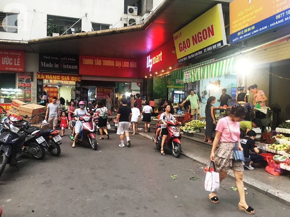 Chung cư HH Linh Đàm và cảnh tượng nhếch nhác, xuống cấp: Rác tập kết trước cổng chung, cảnh họp chợ lộn xộn và cơ sở vật chất ngổn ngang-12