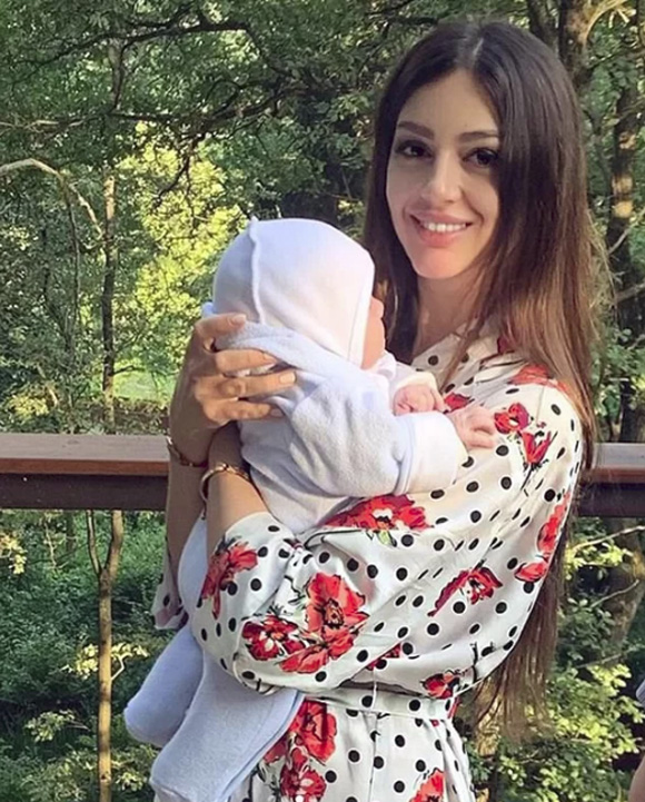 Cựu vương Malaysia tuyên bố bé trai 2 tháng tuổi không phải là con đẻ của mình và loại bỏ hoàn toàn người đẹp Nga ra khỏi cuộc sống-2