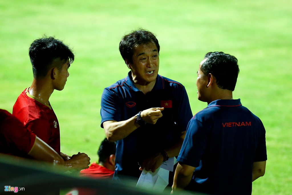 HLV Park phản ứng mạnh khi U23 Việt Nam không ghi bàn suốt 2 hiệp-7