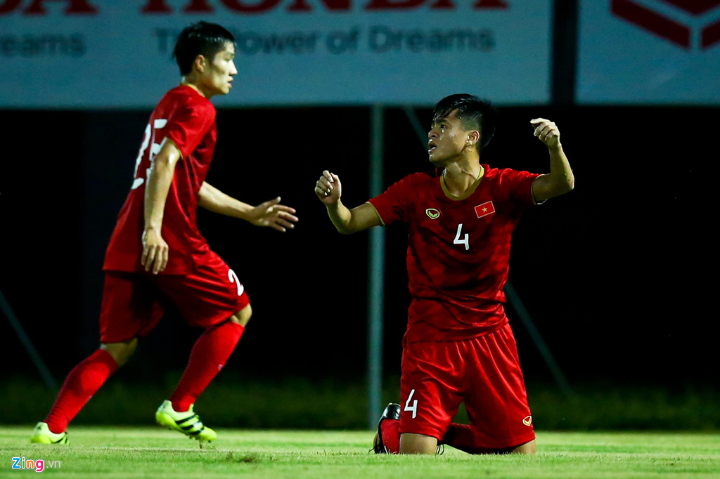 HLV Park phản ứng mạnh khi U23 Việt Nam không ghi bàn suốt 2 hiệp-11