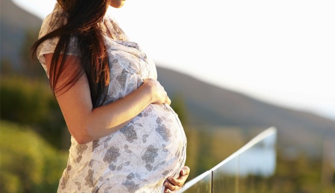 Bận chăm con nhỏ vẫn bị bắt vác bụng bầu đi chăm chị chồng đẻ, chồng còn nói thêm một câu khiến ai nấy đều thương cô vợ-2