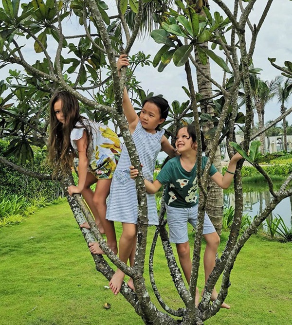 Hồng Nhung U50 khoe thân hình săn chắc khó tin với bikini-6