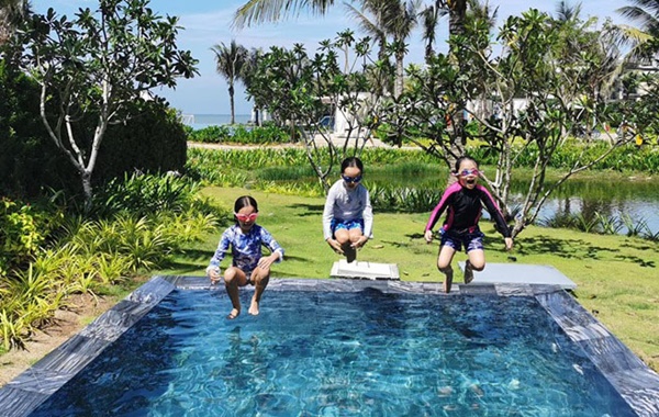 Hồng Nhung U50 khoe thân hình săn chắc khó tin với bikini-7