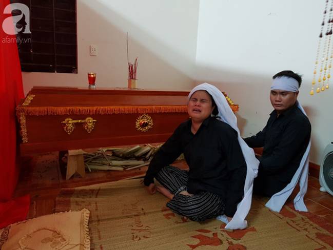 Bố mất sớm, mẹ đột ngột qua đời, hai chị em mù mò mẫm đi tìm ánh sáng, không biết nương tựa vào ai-6