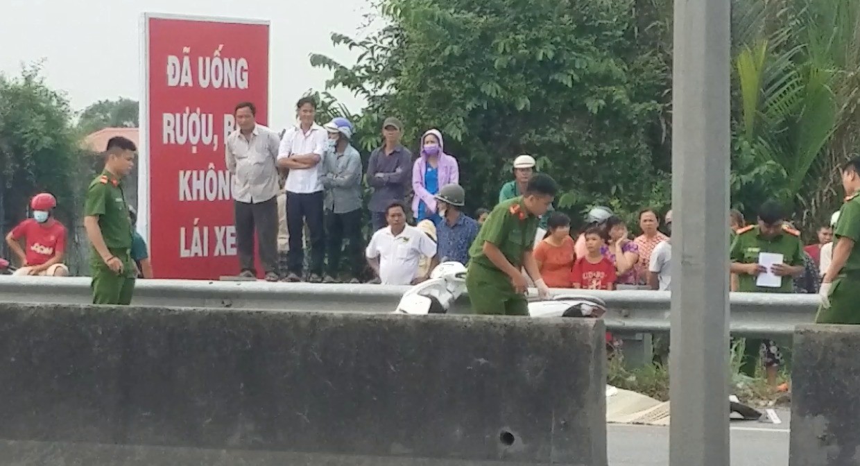 Nam thanh niên chặn xe, đâm chết bạn gái trên đường phố Sài Gòn-1