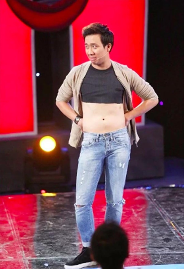 Những lần cởi áo khoe bụng hài hước của MC Trấn Thành-8