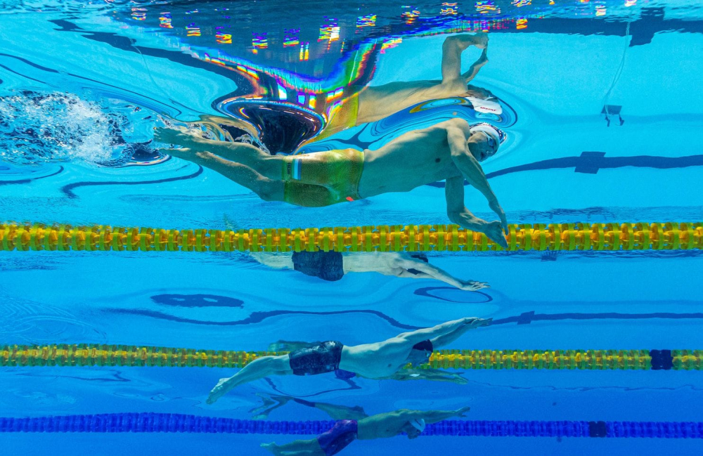 Kình ngư 19 tuổi phá kỷ lục bơi 200m bướm của Michael Phelps-3