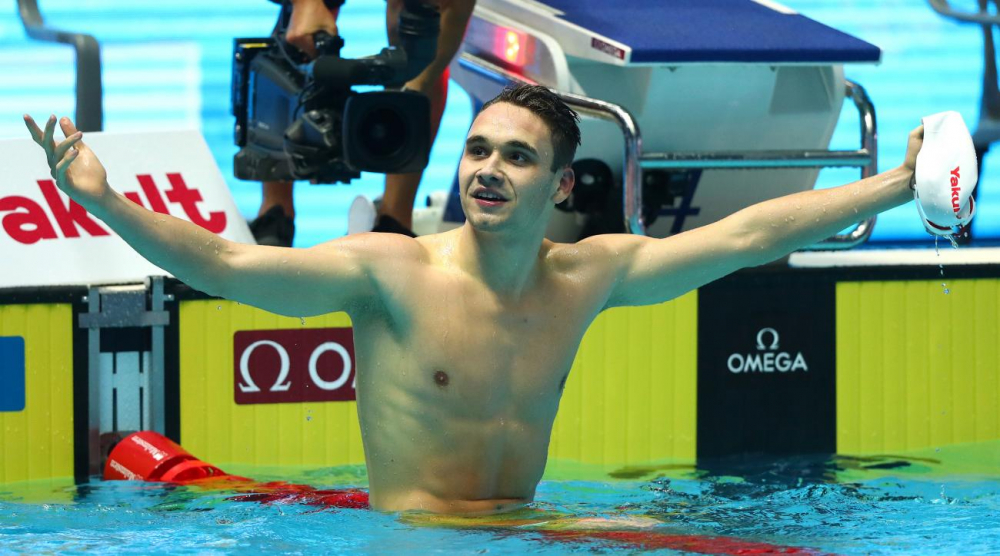 Kình ngư 19 tuổi phá kỷ lục bơi 200m bướm của Michael Phelps-8