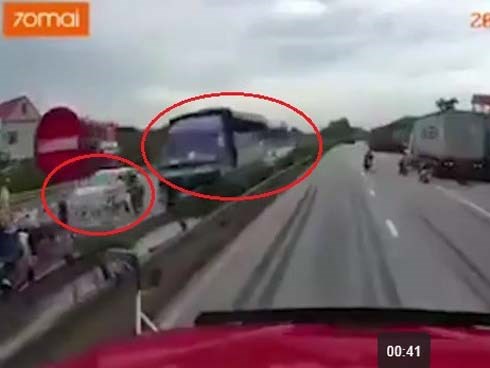 Thượng tá CSGT phản bác suy luận xe CSGT đỗ giữa đường khiến xe tải đánh lái đè chết 5 người