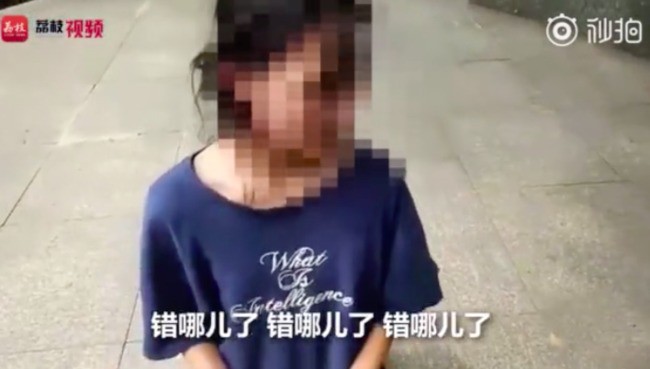 Bé gái bị nhóm bạn bắt quỳ gối và đánh đập, cư dân mạng vừa bức xúc vừa lo lắng về lời tuyên bố của đám trẻ-4