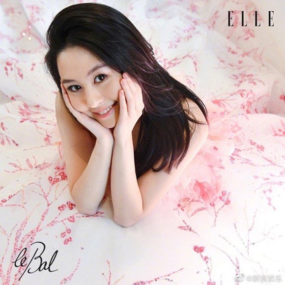 Tiểu thư đẹp nhất xứ Trung: Con gái bom sex Hongkong, tham gia dạ vũ xa hoa nhất thế giới-1