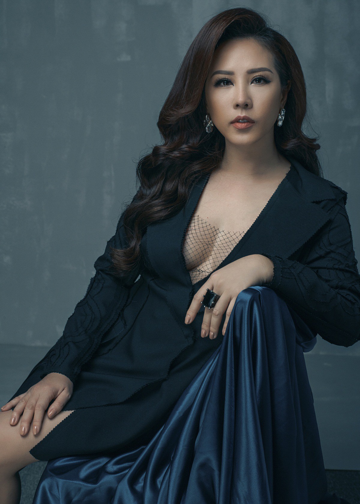 Hoa hậu Thu Hoài bất ngờ đăng đàn dằn mặt kẻ chồng của bạn vẫn thản nhiên xáp lại-1