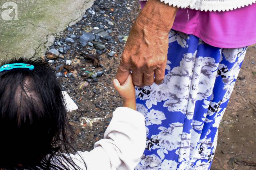 Cô bé tí hon 17 tuổi chỉ nặng 9kg và ước mơ: Em muốn làm họa sĩ để vẽ mọi thứ đẹp hơn-5