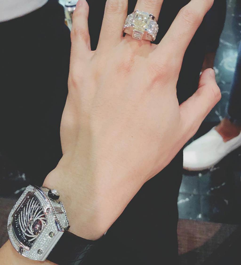 Ngoài đồng hồ 22 tỷ bị nghi fake, Vũ Sở Khanh(Về nhà đi con) còn có đồ hiệu nào?-2