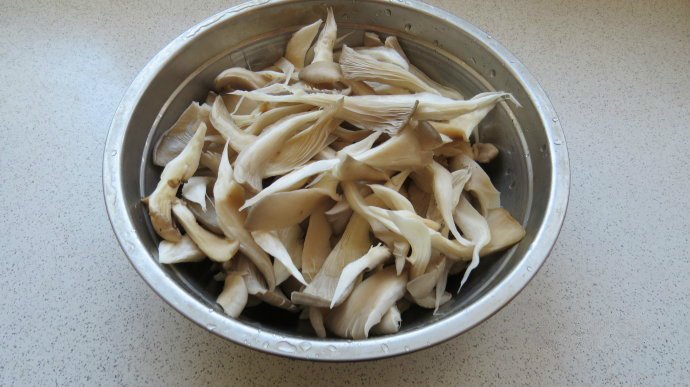 Thả thứ này vào nấu chung với nấm còn ngon hơn cả thịt, đứng từ đầu ngõ đã thơm nức mũi-3