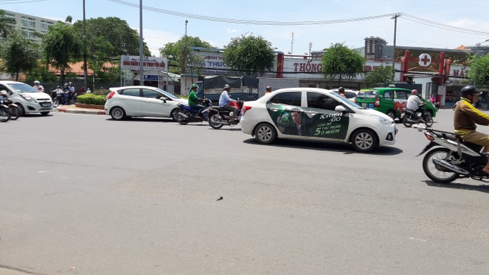 Bạn gái bị giật túi xách, nam thanh niên chạy SH đuổi theo thì bị nhóm cướp đâm gục-2