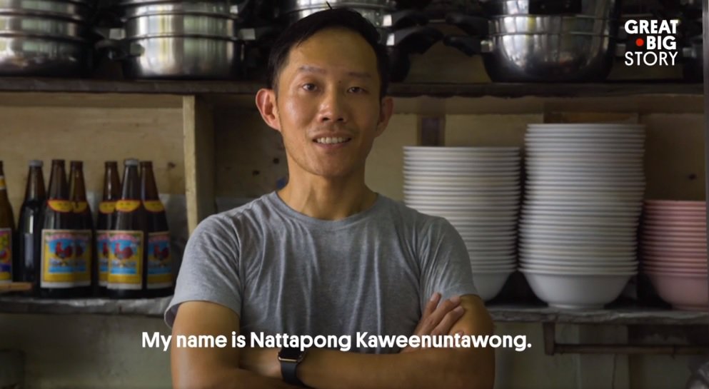 Hầm đi hầm lại nồi nước dùng 45 năm đến đặc quánh, nhà hàng này vẫn tấp nập khách ăn-1