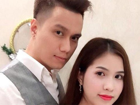 Sau khi xóa dòng trạng thái phẫn nộ, vợ cũ Việt Anh tiếp tục ám chỉ từng bị lừa dối