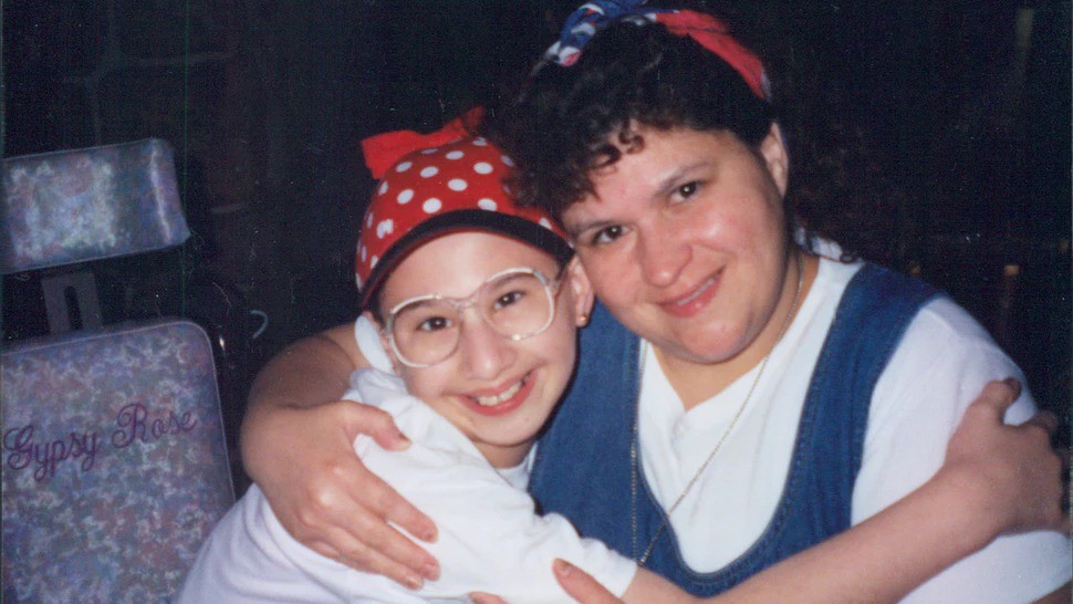 Dòng bình luận cuối cùng của người phụ nữ mở ra vụ án con tật nguyền giết mẹ gây chấn động nước Mỹ-4