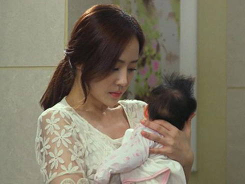 Con dâu về quê chờ sinh, mẹ chồng lớn tiếng đòi tiền nhà, tiền điện và lời đáp trả khiến bà sững sờ-2