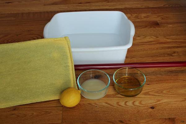 Cắt 3 lát chanh vào nước sạch, sàn nhà cả tuần không lau vẫn sạch thơm như mới-4