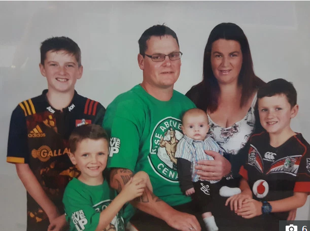 Bất chấp thiên hạ dị nghị, cô gái quyết lấy anh trai, đẻ tằng tằng bốn đứa con-1