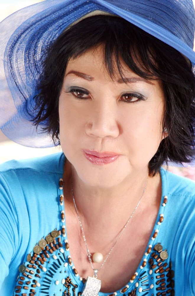 Chuyện đời danh hài Mỹ Chi: 3 lần hôn nhân dang dở, tự làm sính lễ cưới vợ mới cho chồng-3