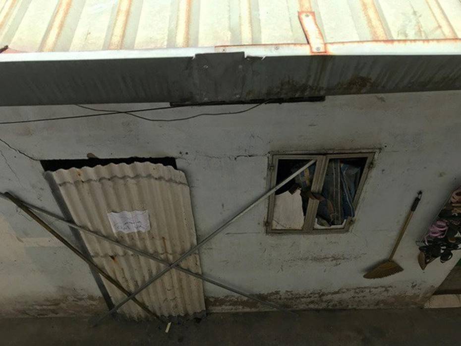 Vụ 2 bé trai chết ngạt khi cháy nhà: Phá được cửa vào thì các cháu đã lịm đi-1