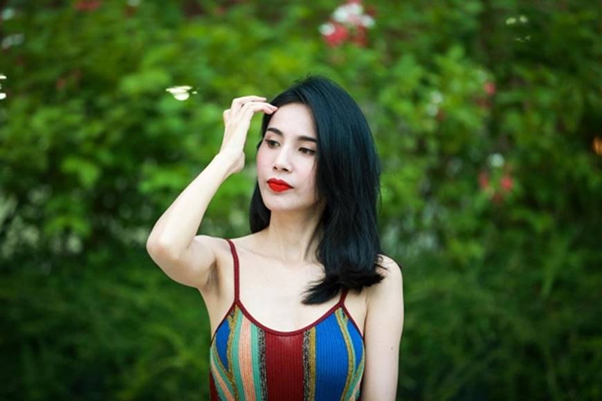 Thủy Tiên diện đầm 2 dây giản dị khoe thân hình đúng chuẩn mình hạc xương mai-3