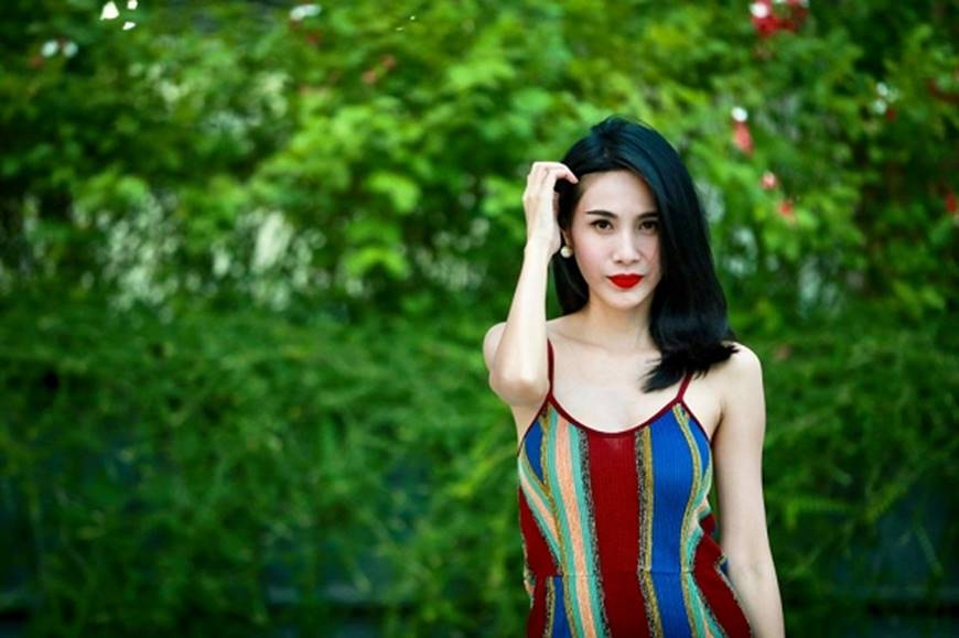 Thủy Tiên diện đầm 2 dây giản dị khoe thân hình đúng chuẩn mình hạc xương mai-4