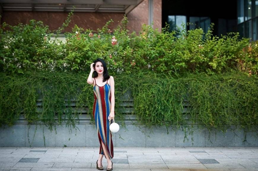 Thủy Tiên diện đầm 2 dây giản dị khoe thân hình đúng chuẩn mình hạc xương mai-7