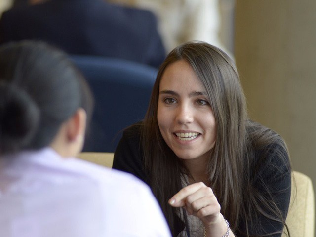 10 kiểu phụ huynh là nỗi ác mộng đối với con cái và các giáo viên: Kiểm soát, bao bọc và nuông chiều thái quá đều được gọi tên”-4