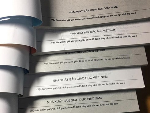 Xôn xao 18 chữ lạ in trên sách giáo khoa