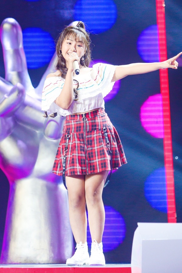 Hoa hậu Hương Giang khẩu chiến với đàn chị trên ghế nóng The Voice Kids, chưa bao giờ nàng Hậu dữ dằn đến thế-7