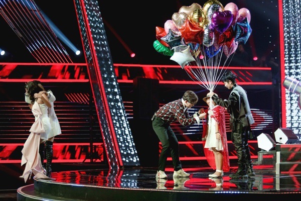 Hoa hậu Hương Giang khẩu chiến với đàn chị trên ghế nóng The Voice Kids, chưa bao giờ nàng Hậu dữ dằn đến thế-9