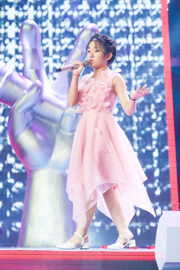 Hoa hậu Hương Giang khẩu chiến với đàn chị trên ghế nóng The Voice Kids, chưa bao giờ nàng Hậu dữ dằn đến thế-19